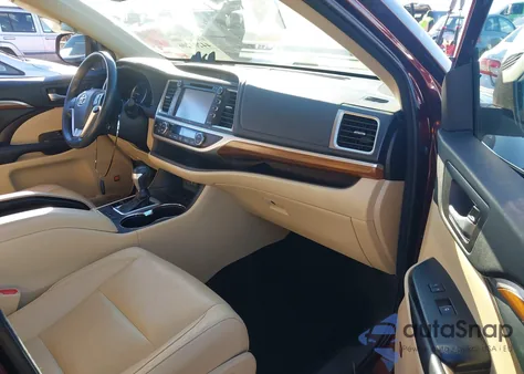 2018 Toyota Highlander Limited z USA, uszkodzony, nr VIN 5TDDZRFH2JS874440